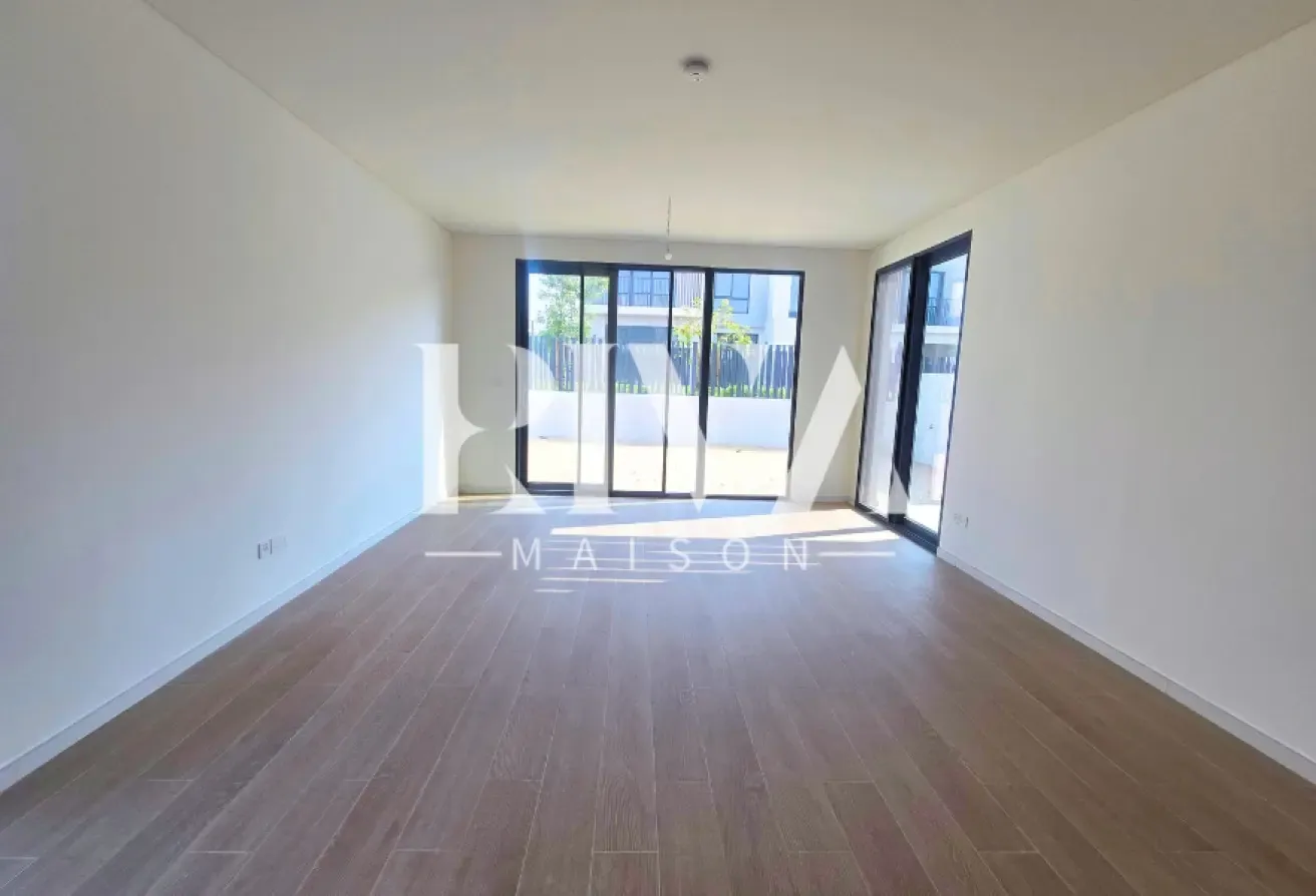 Prime Location | Corner Plot | Single Row | Park