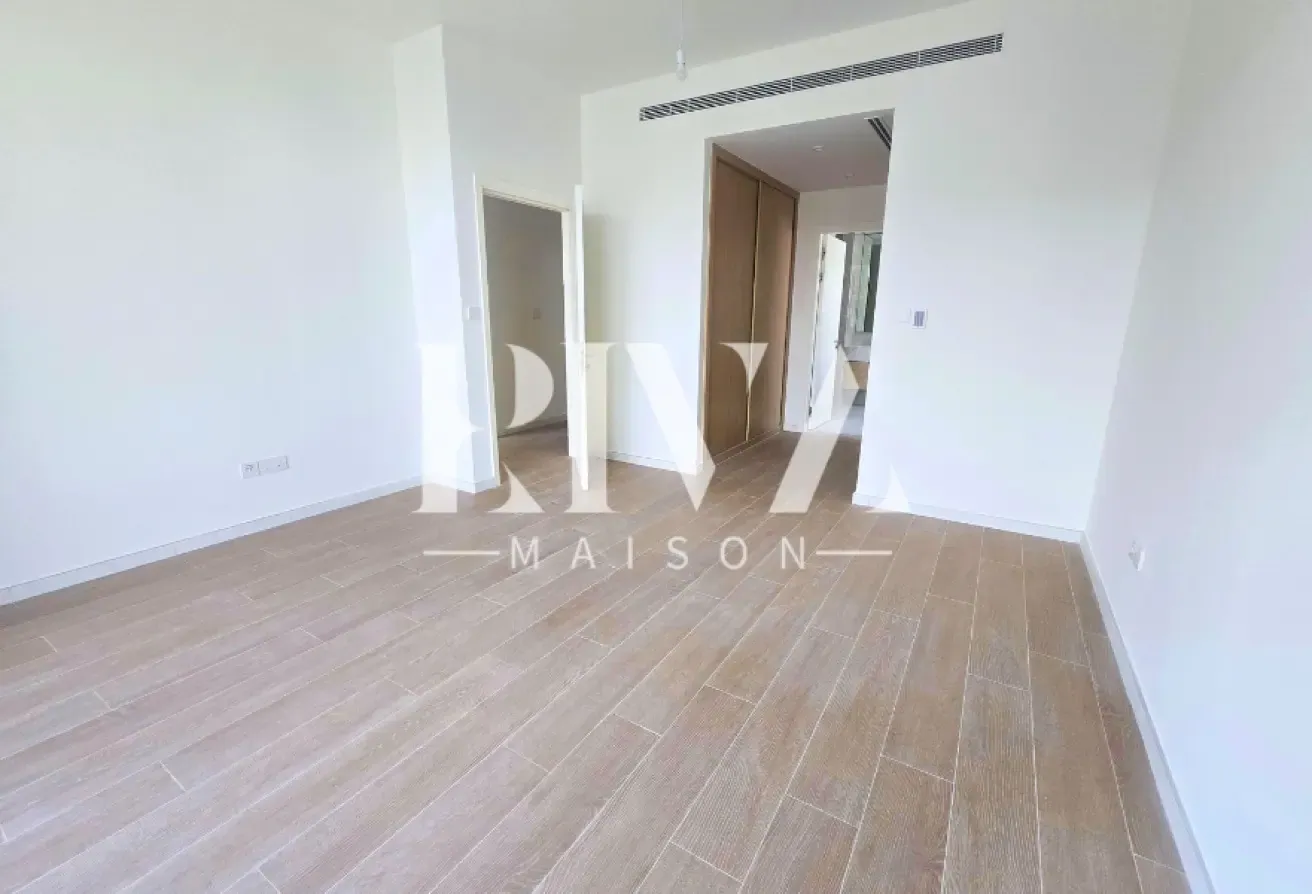 Prime Location | Corner Plot | Single Row | Park