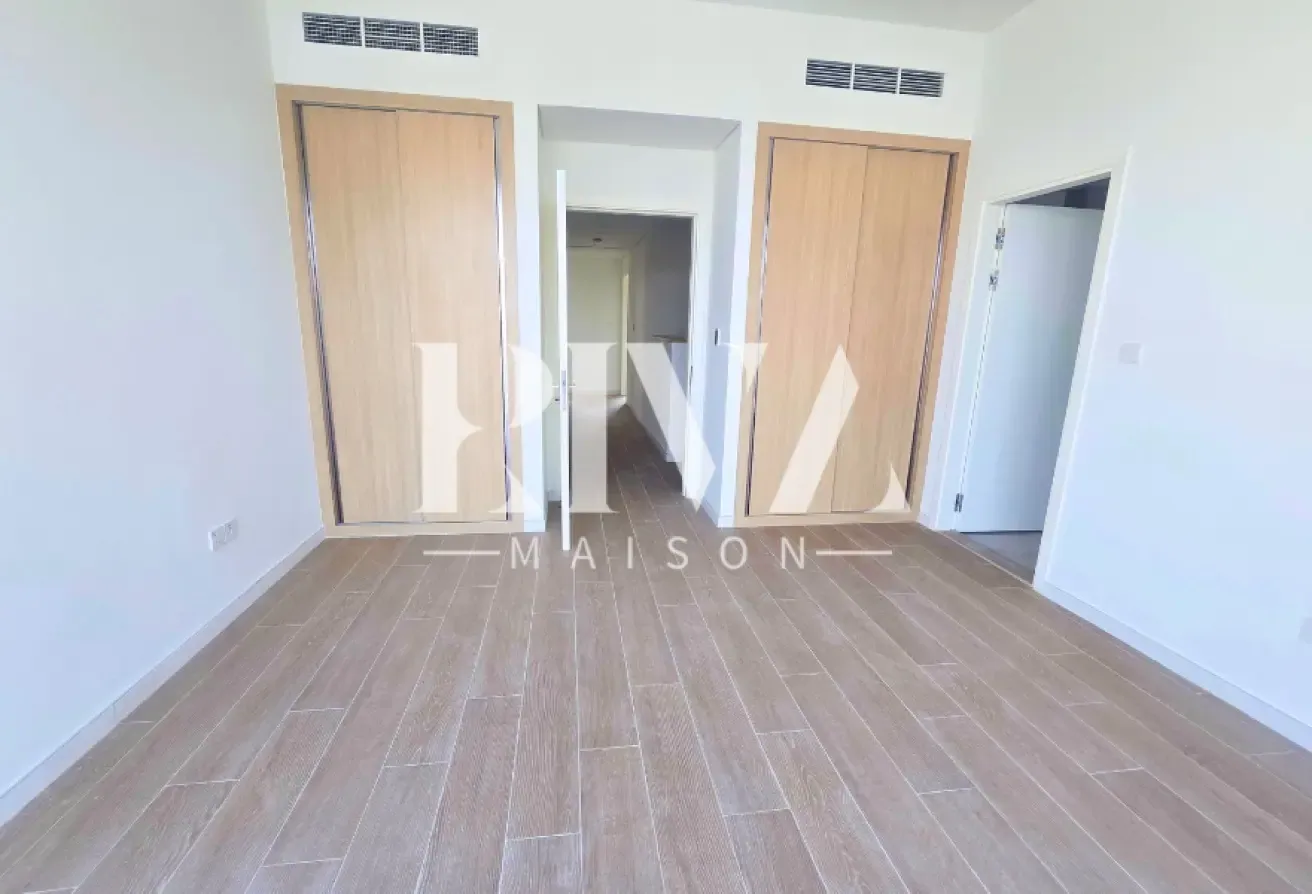 Prime Location | Corner Plot | Single Row | Park