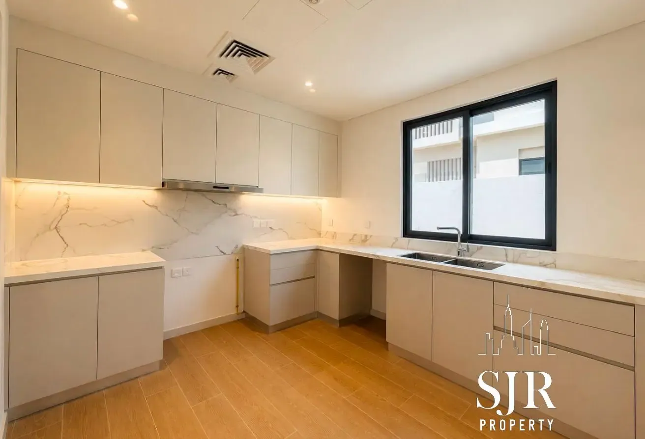 Motivated Landlord | Brand New | Single Row Corner