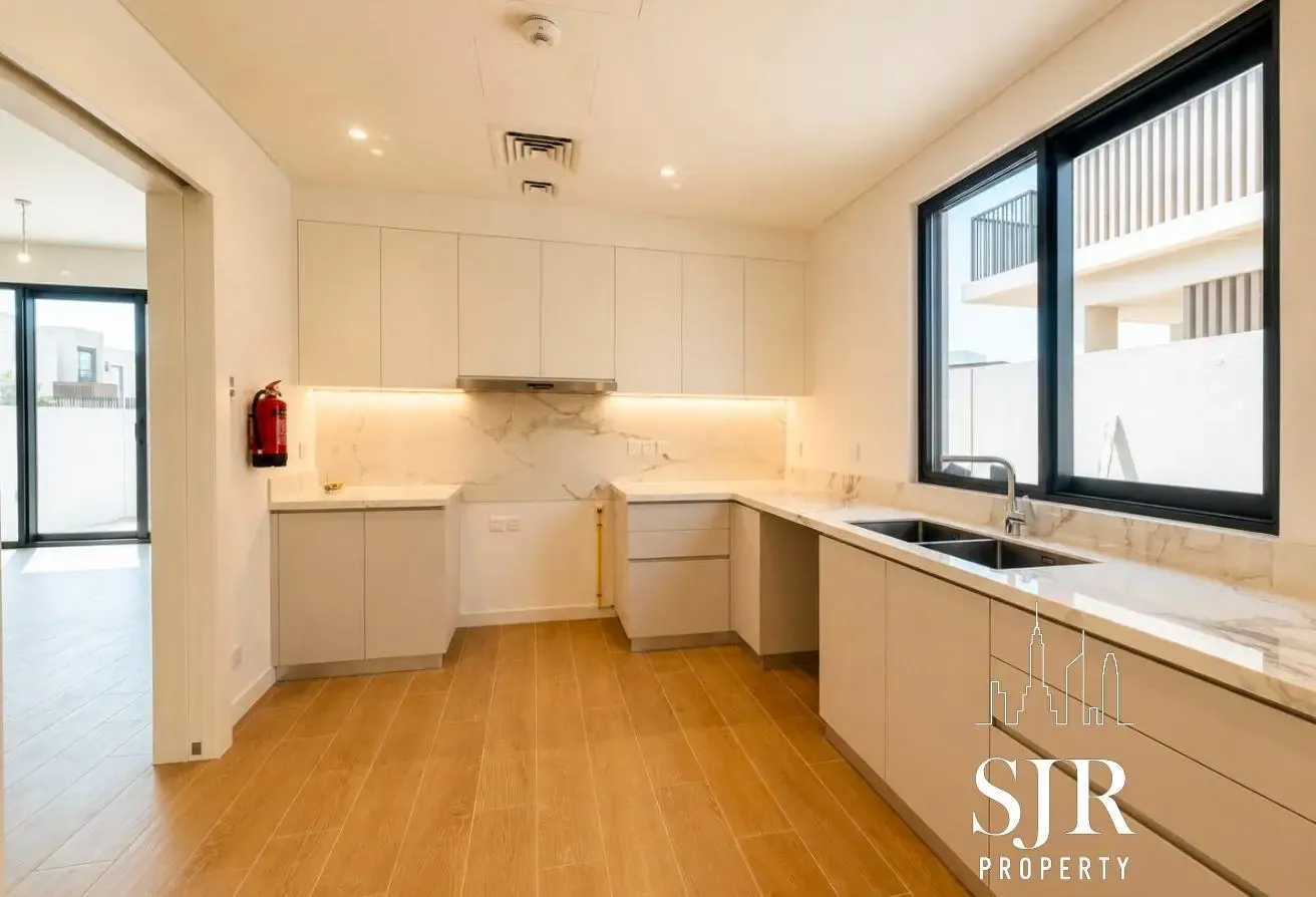 Motivated Landlord | Brand New | Single Row Corner