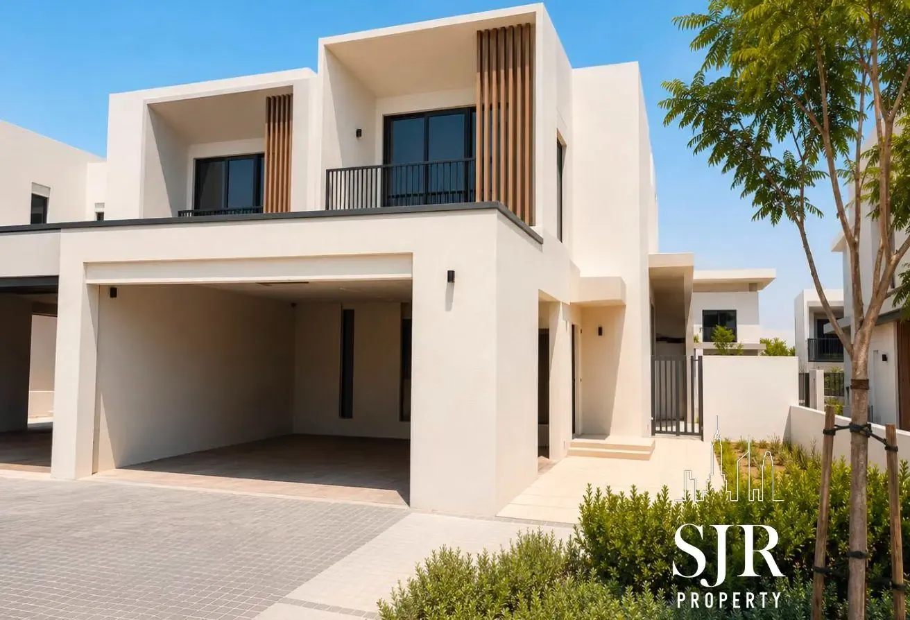 Luxury Corner Living | Internal 4BR | Pool & Park