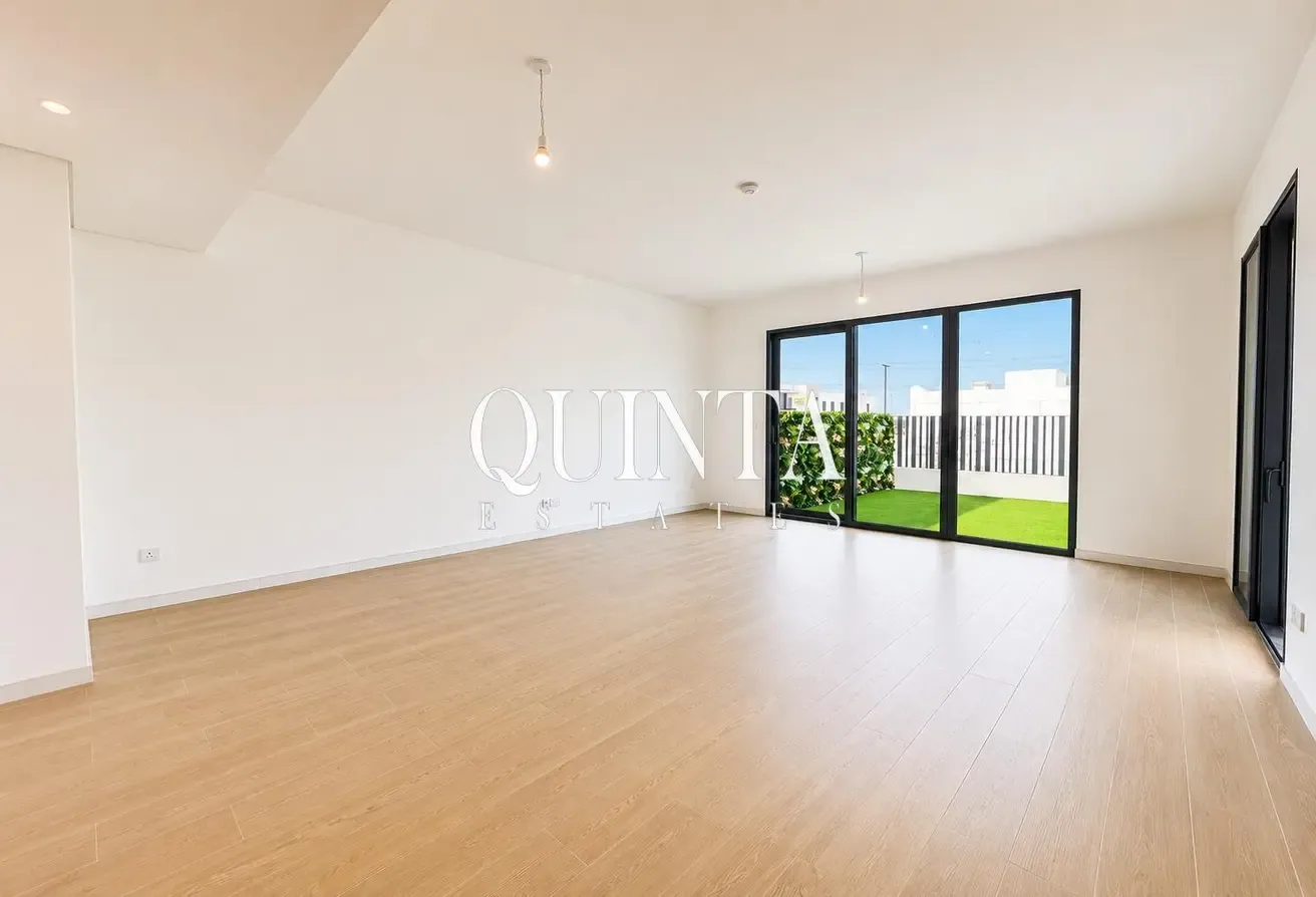 Family Living | Single Row | Unfurnished