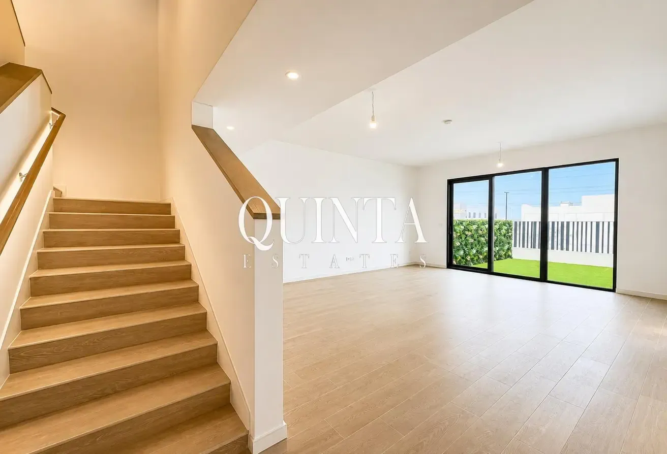 Family Living | Single Row | Unfurnished