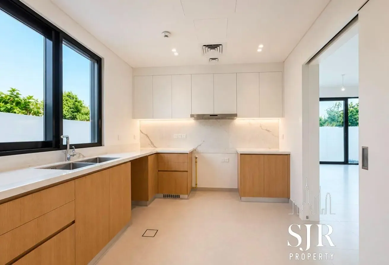 Single Row Corner 4BR | Landscaped | Multi Cheques