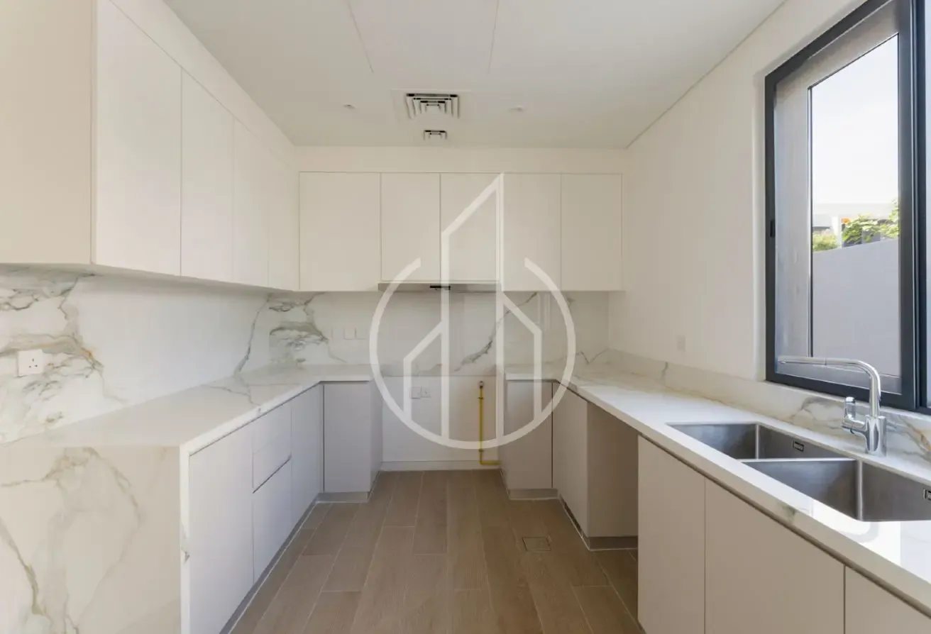 Mins To Pool & Park|Brand New|4A1 Type|Double Chqs