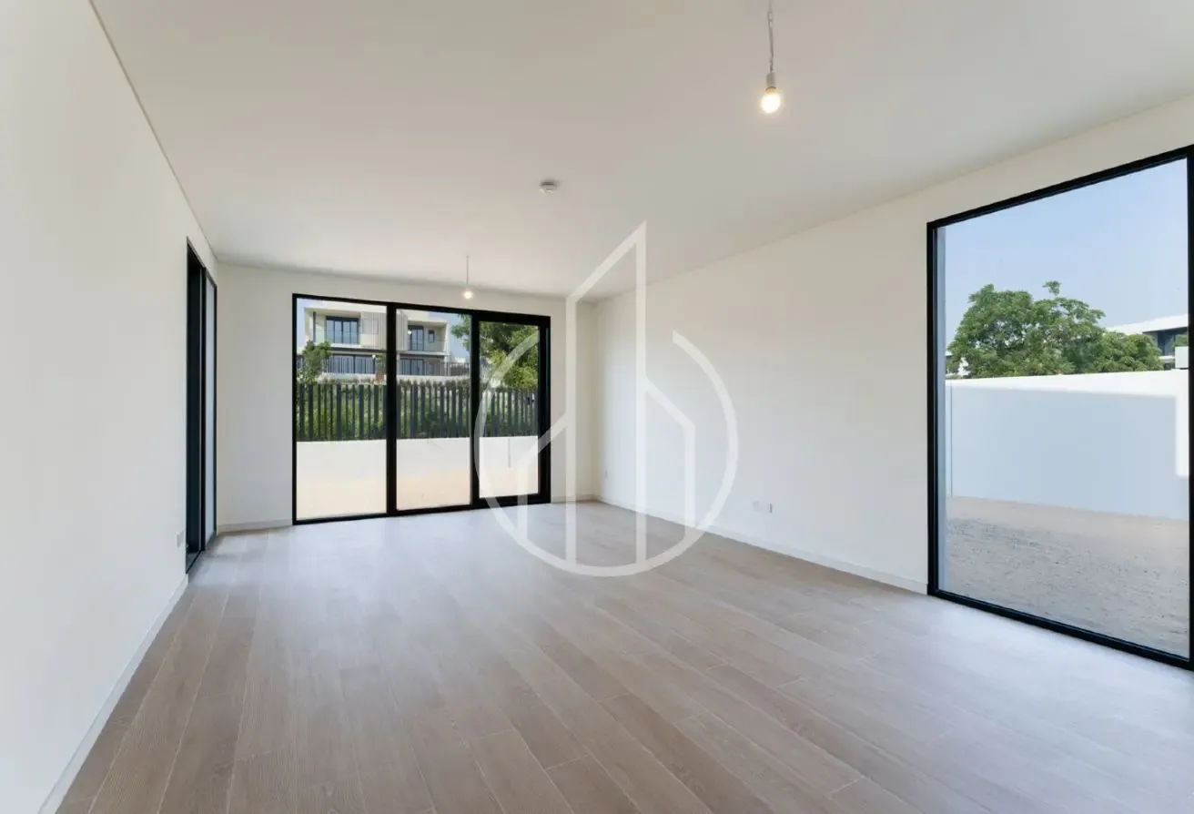 Mins To Pool & Park|Brand New|4A1 Type|Double Chqs