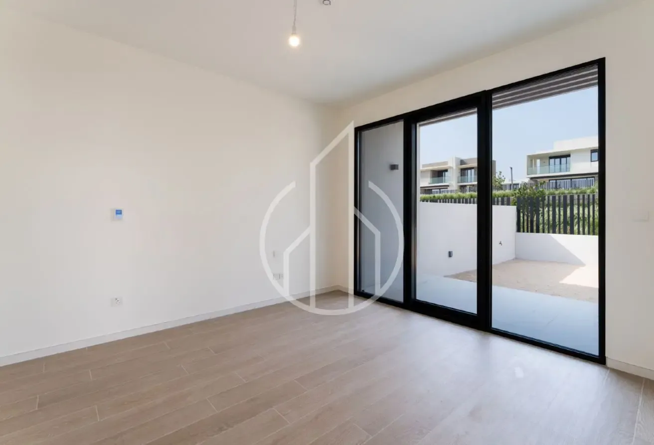 Mins To Pool & Park|Brand New|4A1 Type|Double Chqs