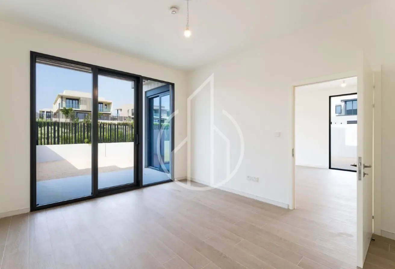 Mins To Pool & Park|Brand New|4A1 Type|Double Chqs
