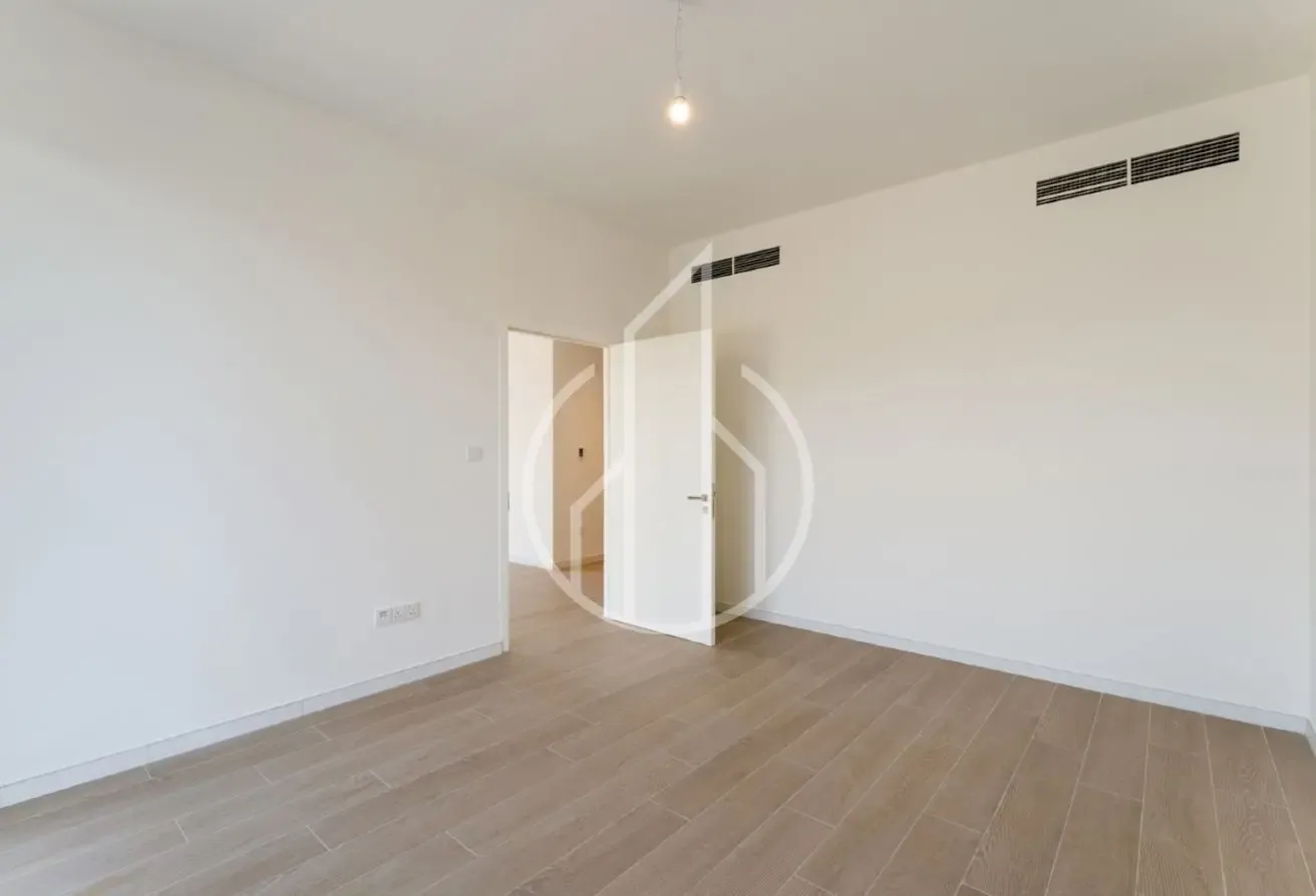 Mins To Pool & Park|Brand New|4A1 Type|Double Chqs