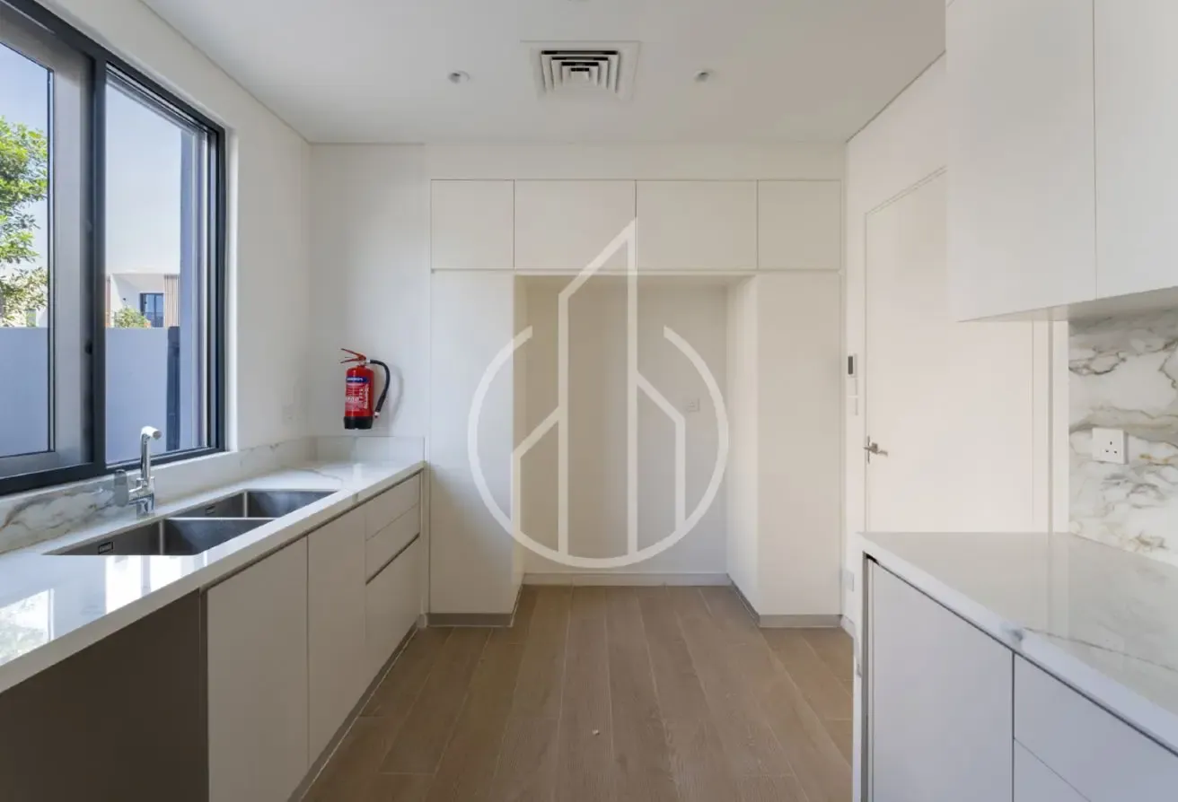 Mins To Pool & Park|Brand New|4A1 Type|Double Chqs