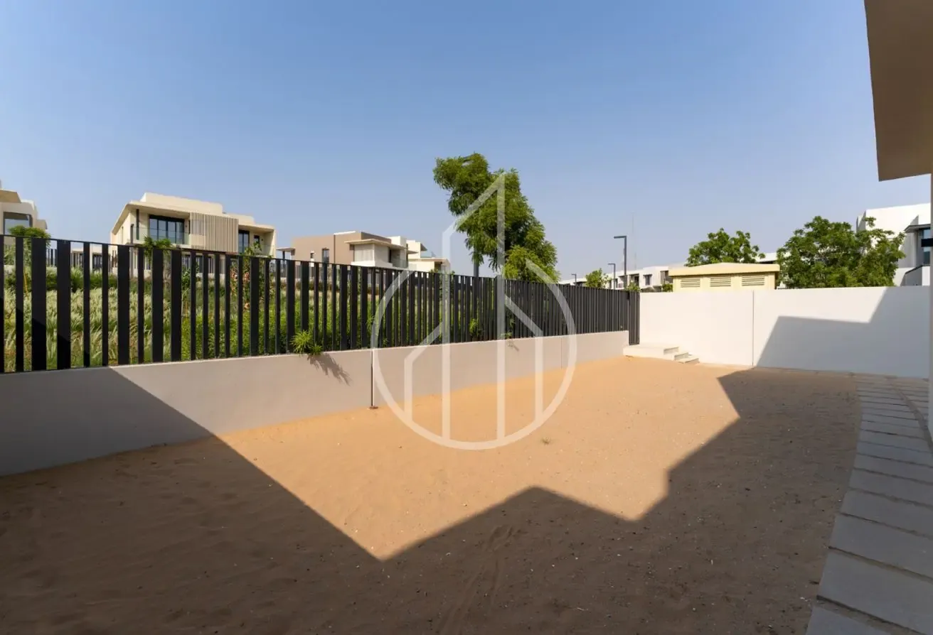 Mins To Pool & Park|Brand New|4A1 Type|Double Chqs