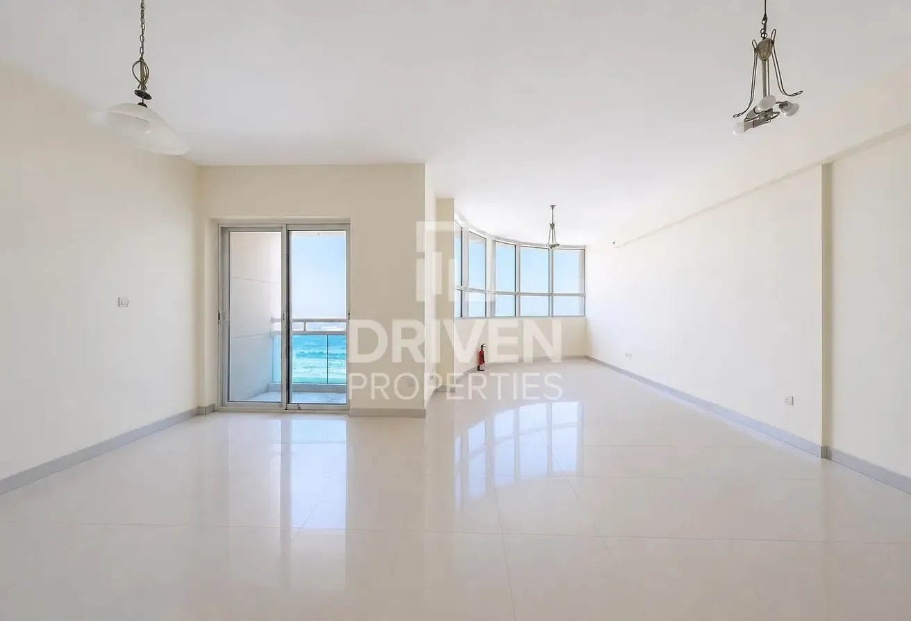 Vacant Apt and High Floor | Spacious Layout
