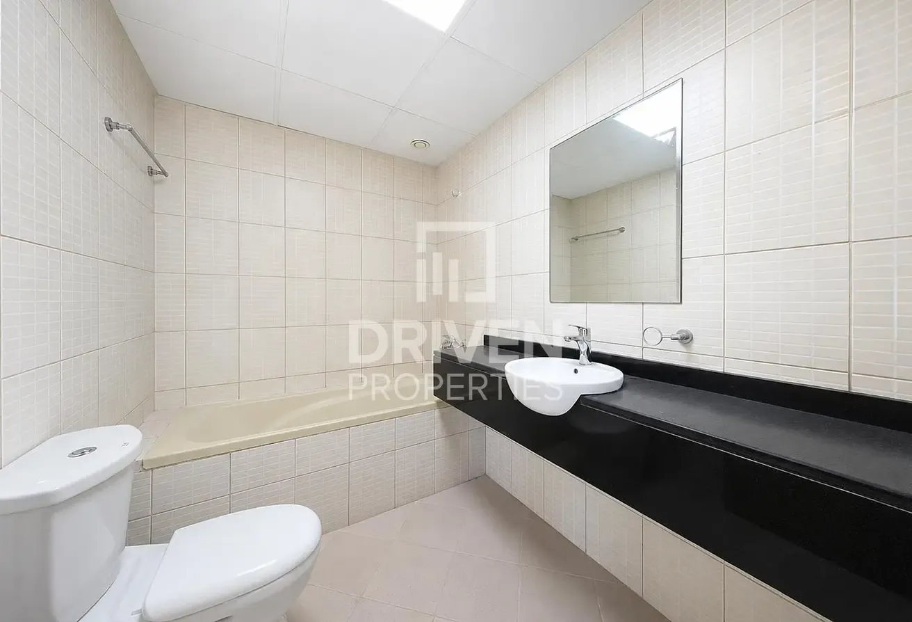 Vacant Apt and High Floor | Spacious Layout