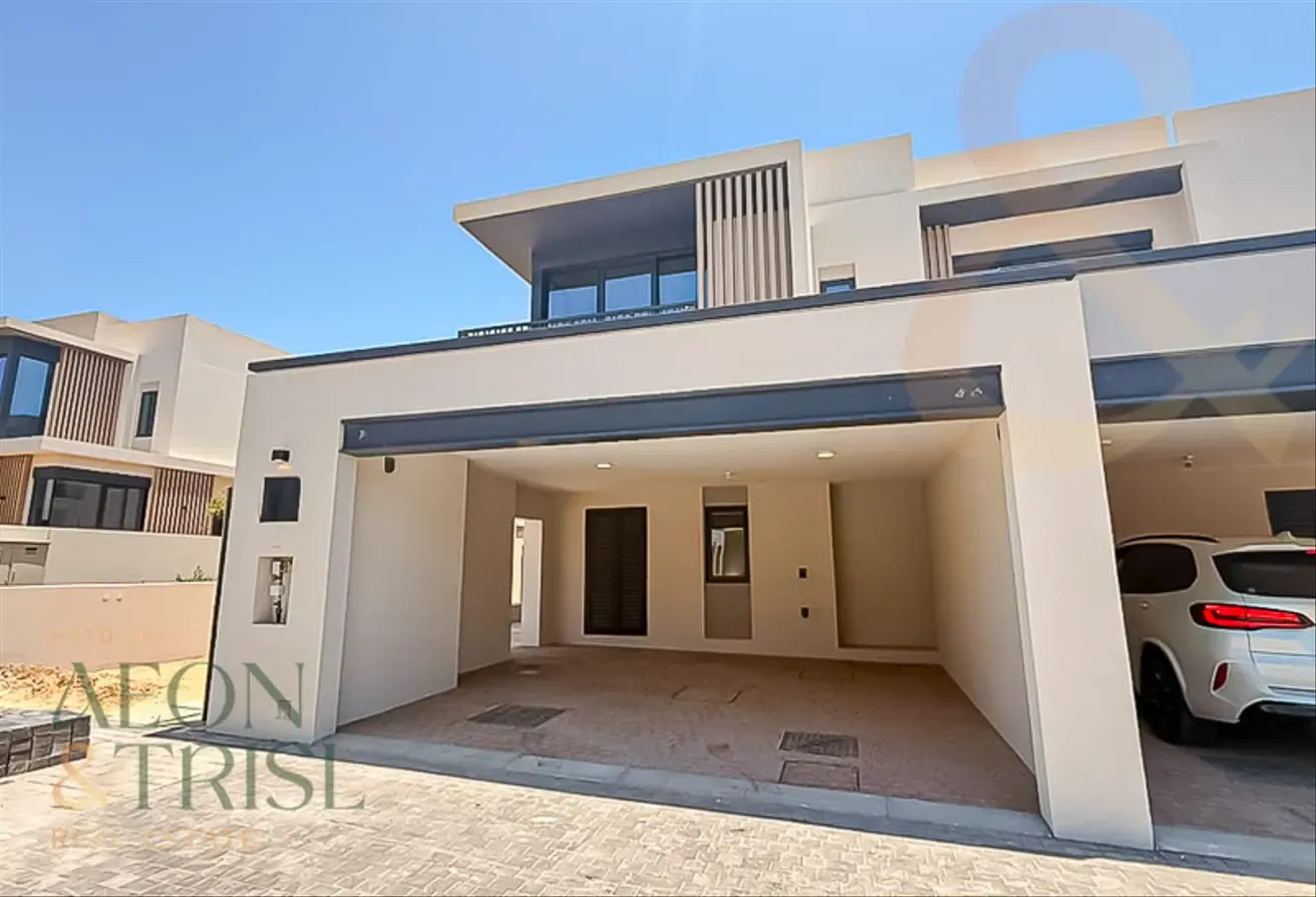 Modern 4BR + Maids | Large Plot | Community Living