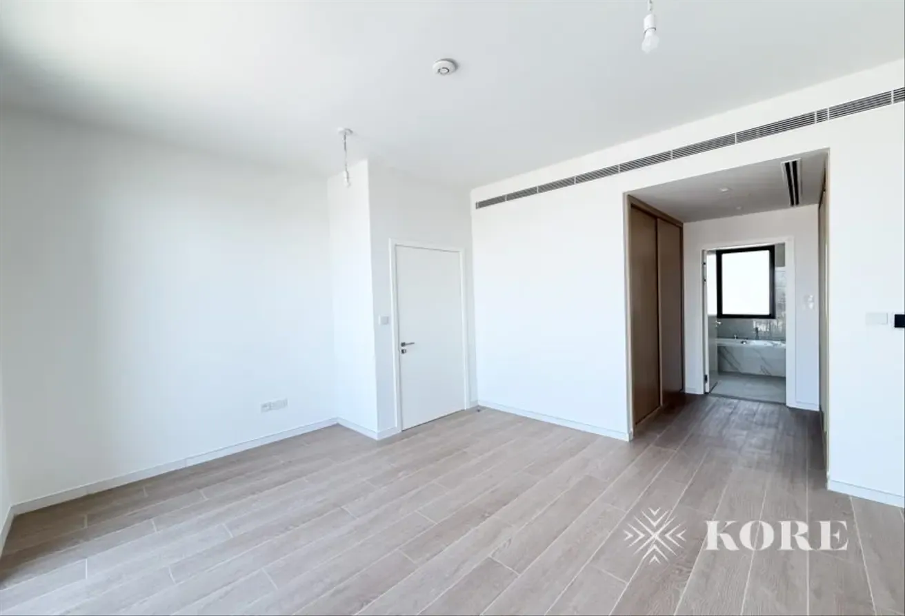 4 Bedroom Middle Villa Brand New | Close To Pool