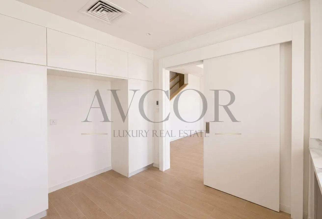 VACANT | VASTU | CLOSE TO PARK