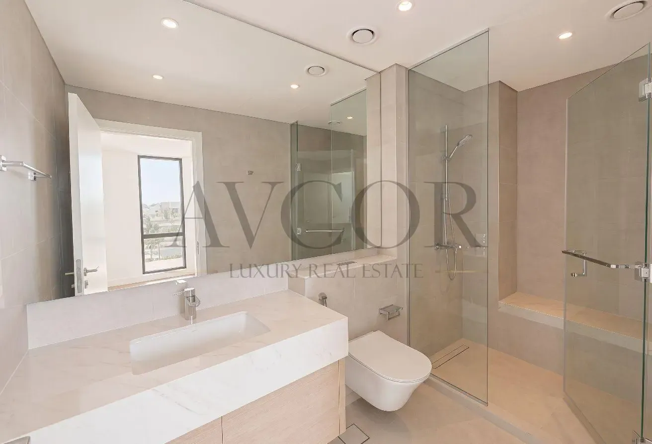 VACANT | VASTU | CLOSE TO PARK