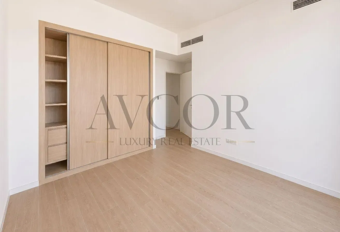 VACANT | VASTU | CLOSE TO PARK