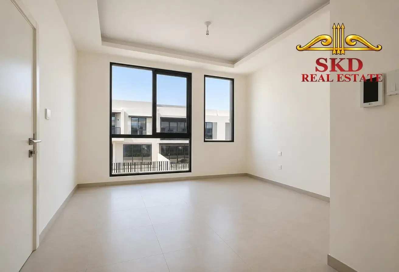 Brand New 4BR Corner TH| Luxury Community | Vacant