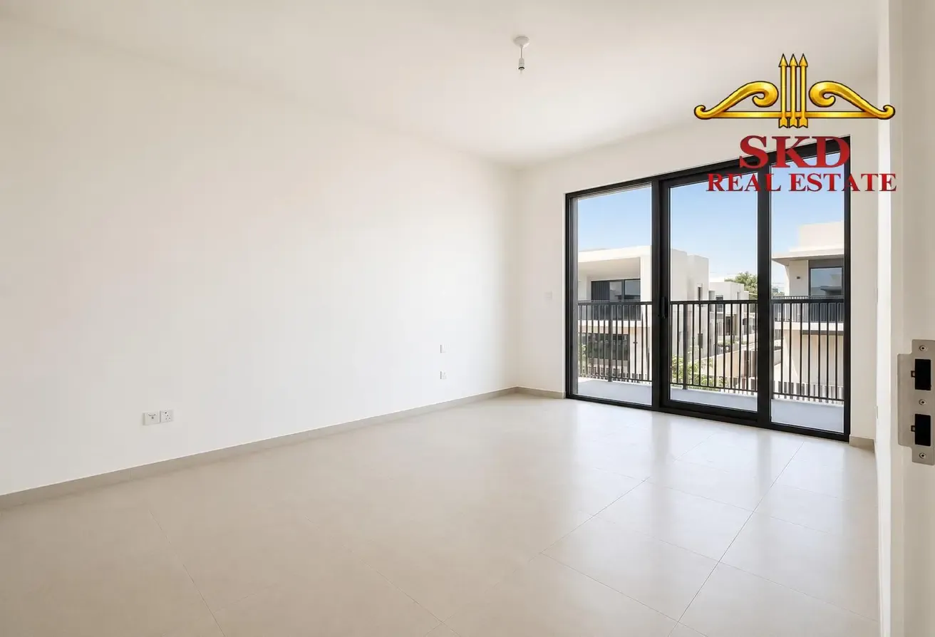 Brand New 4BR Corner TH| Luxury Community | Vacant