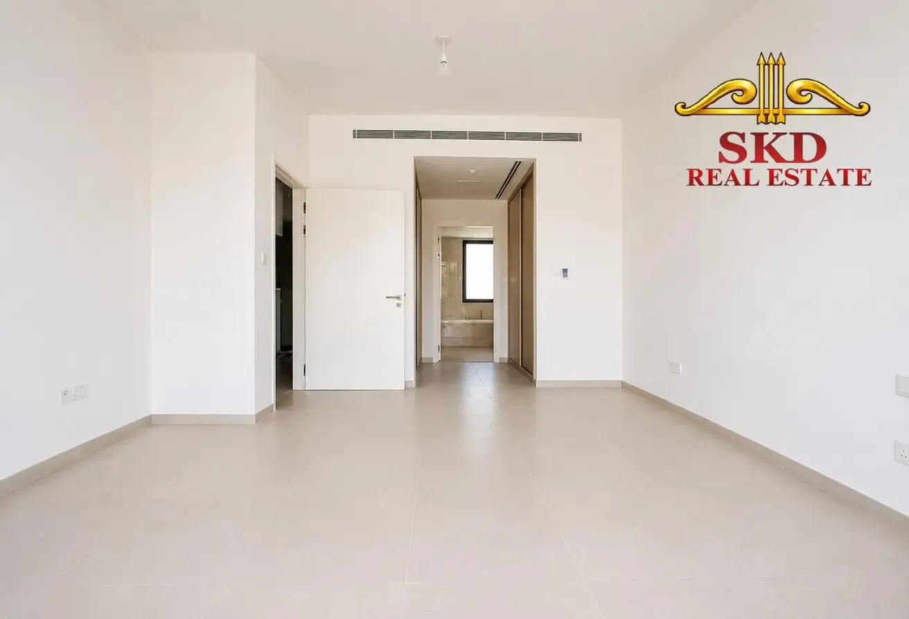 Brand New 4BR Corner TH| Luxury Community | Vacant