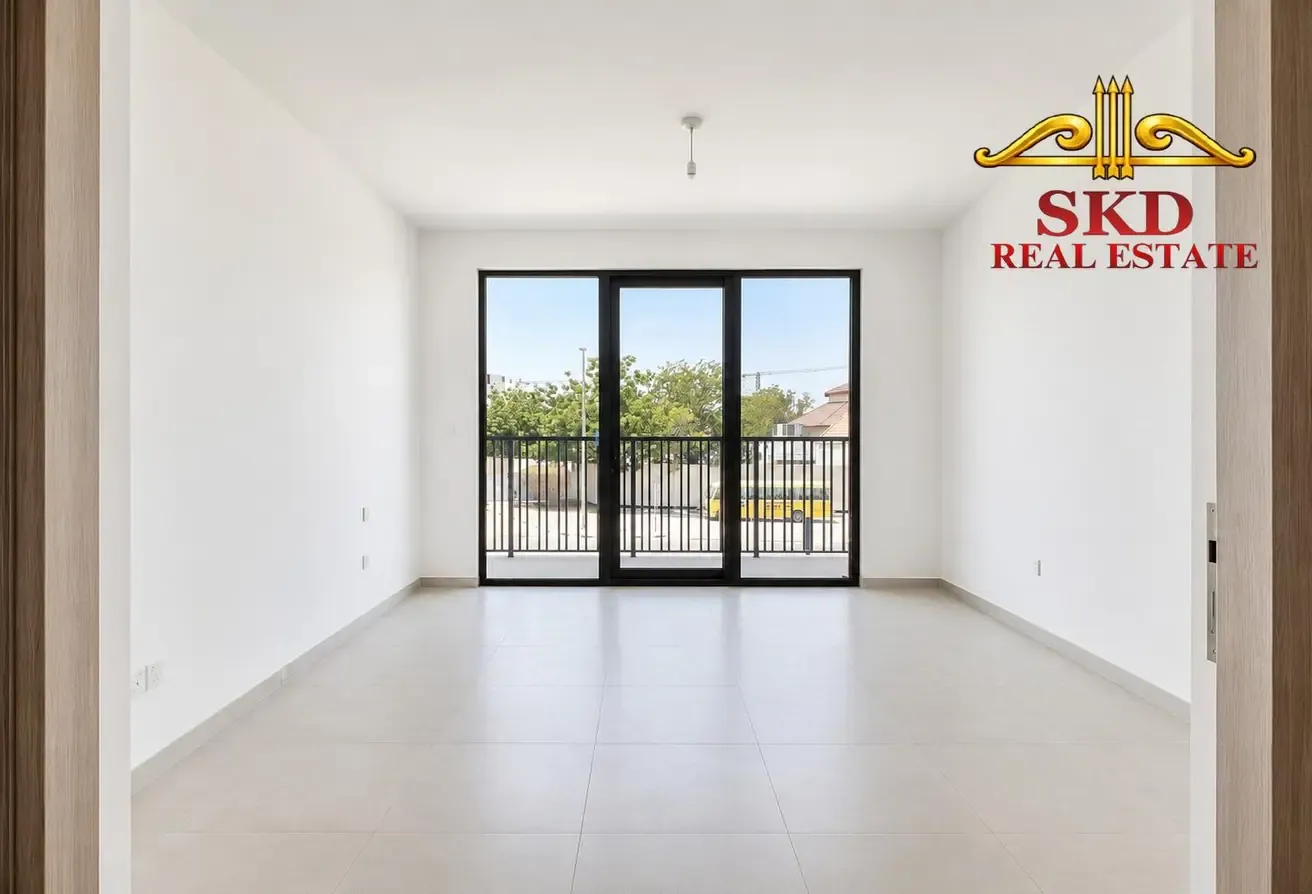 Brand New 4BR Corner TH| Luxury Community | Vacant