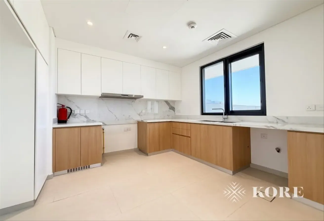Stunning 3 Bed + Maid | Open-Plan Living | Private