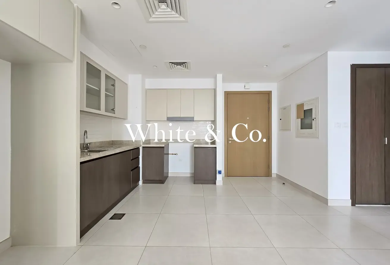 Vacant | Ready | Mid Floor | Pool View