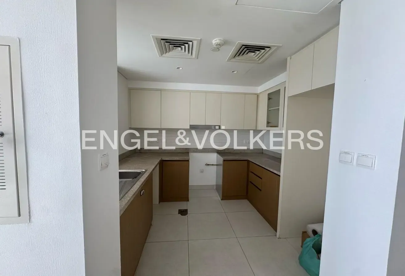 Higher Floor | Burj Khalifa & Water View | Available