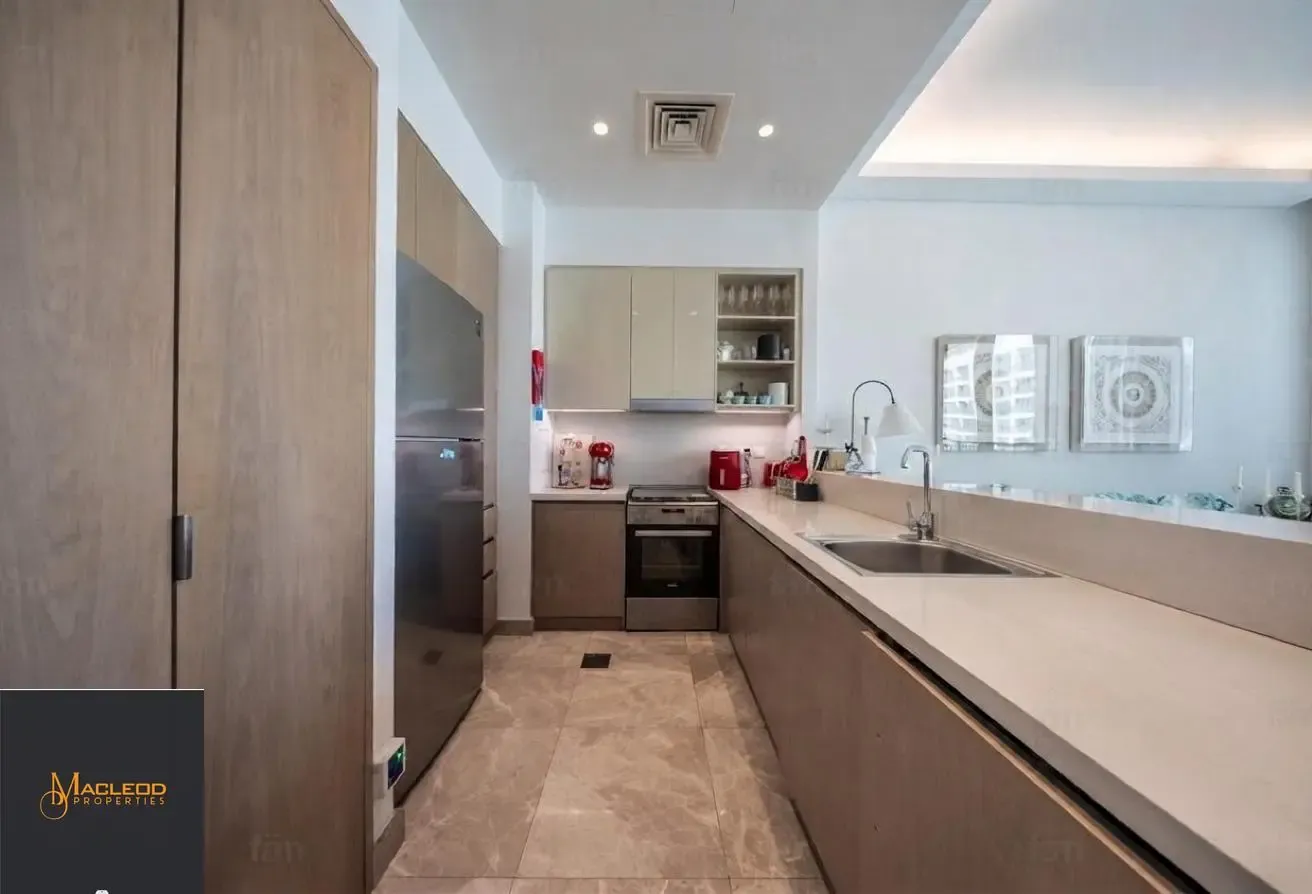 Vacant Apartment/ Spacious Layout/ High Floor
