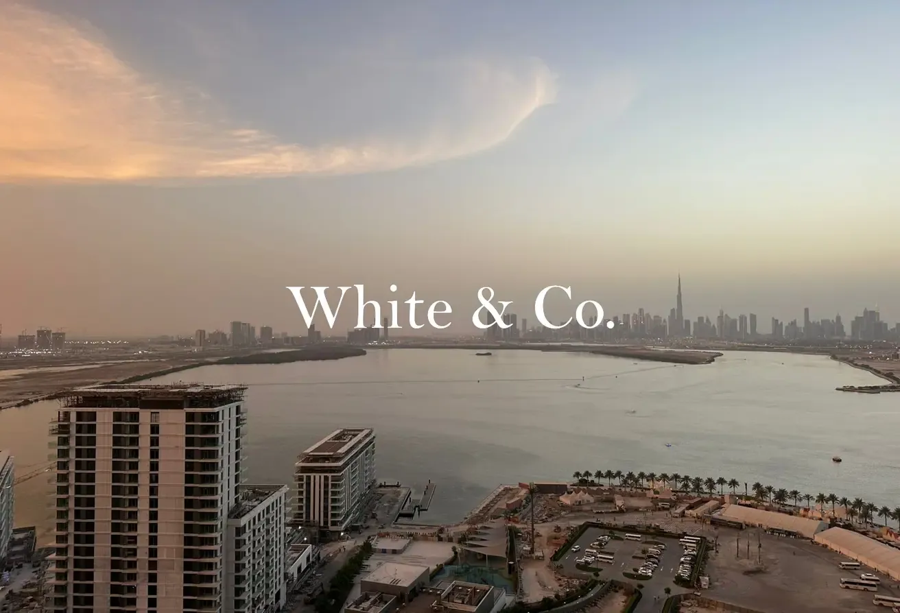 Stunning Skyline|Sea view|Creekside Living
