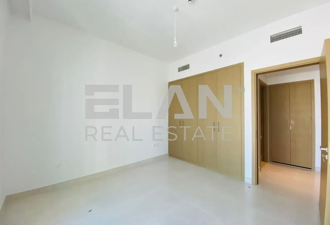 Bright | Spacious | High Floor