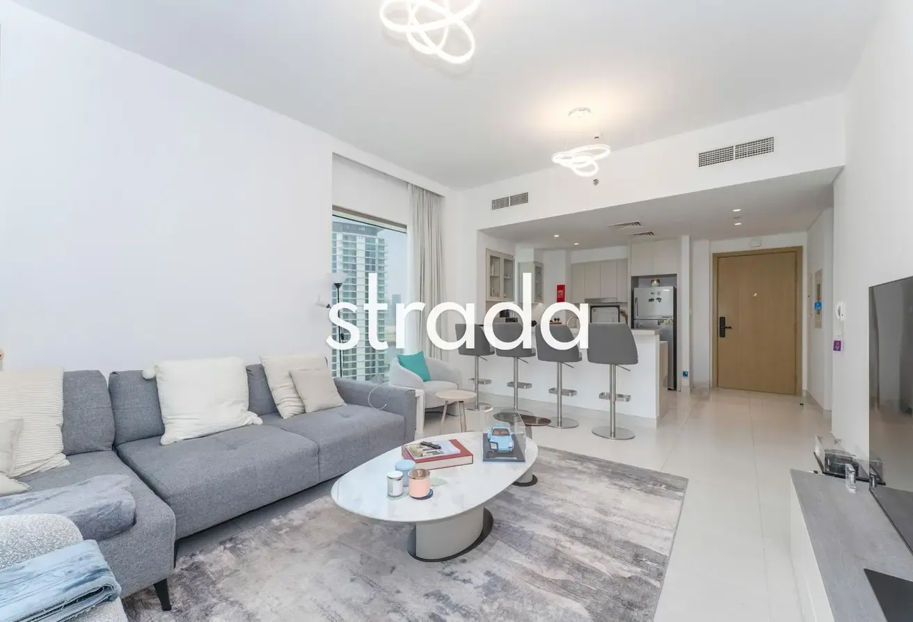 VOT | Mid Floor | Semi-Closed Kitchen
