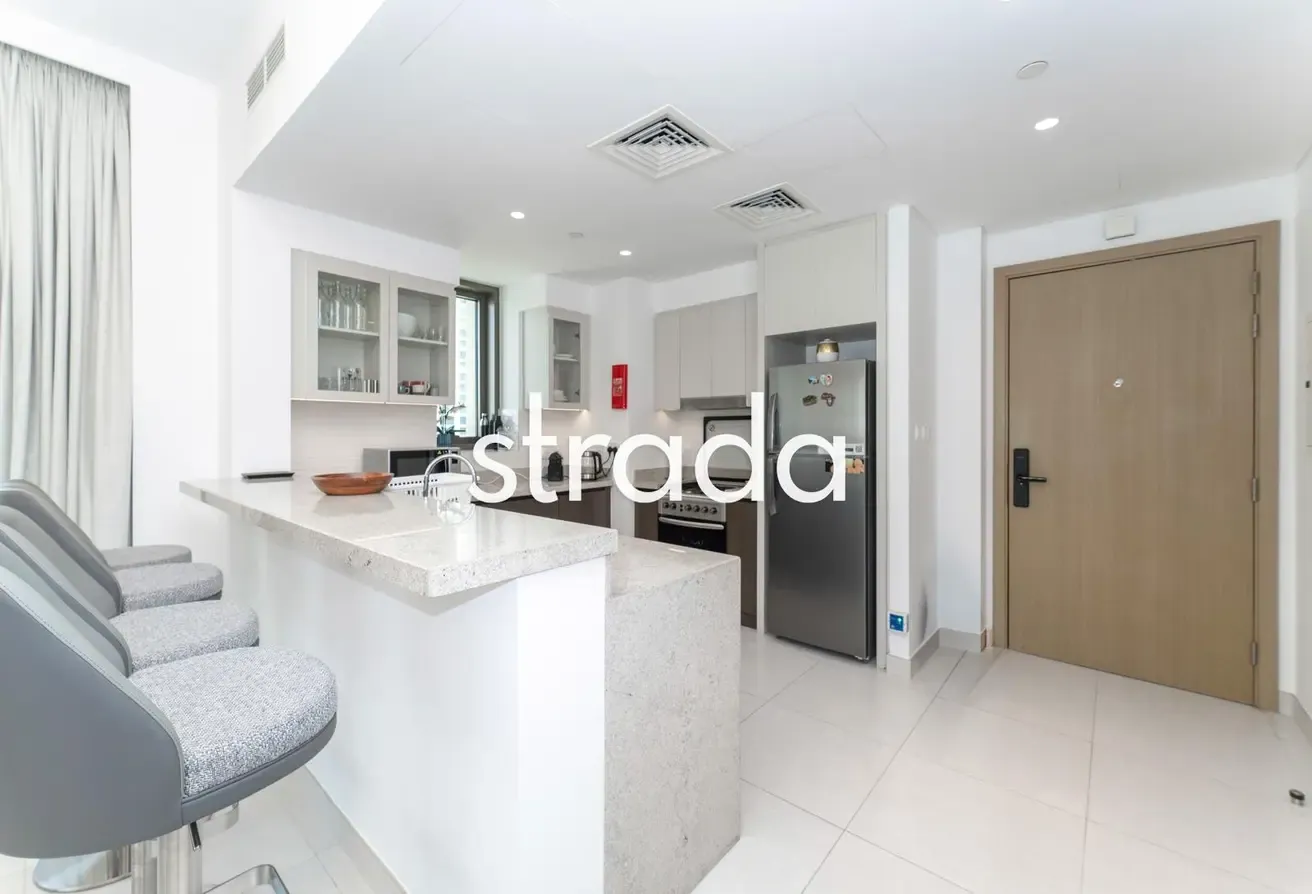 VOT | Mid Floor | Semi-Closed Kitchen