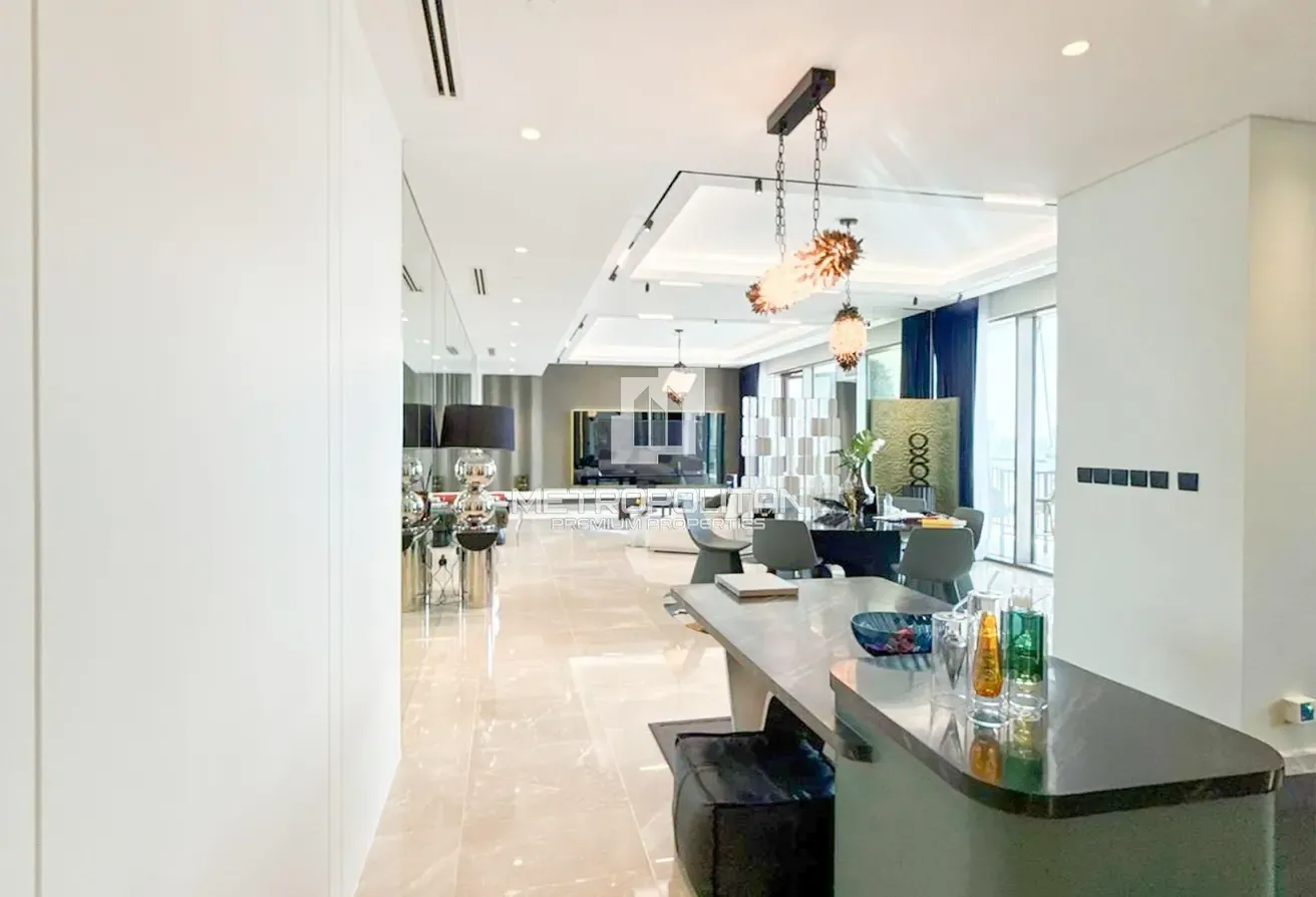 Fully Furnished and Upgraded | High Floor