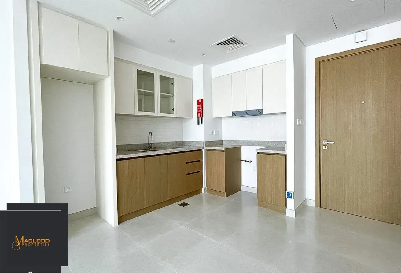 High Floor/ Partial Canal View/ Motivated Seller