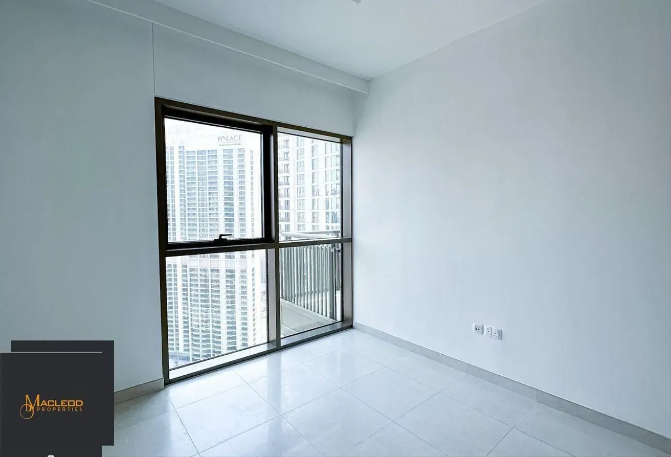 High Floor/ Partial Canal View/ Motivated Seller