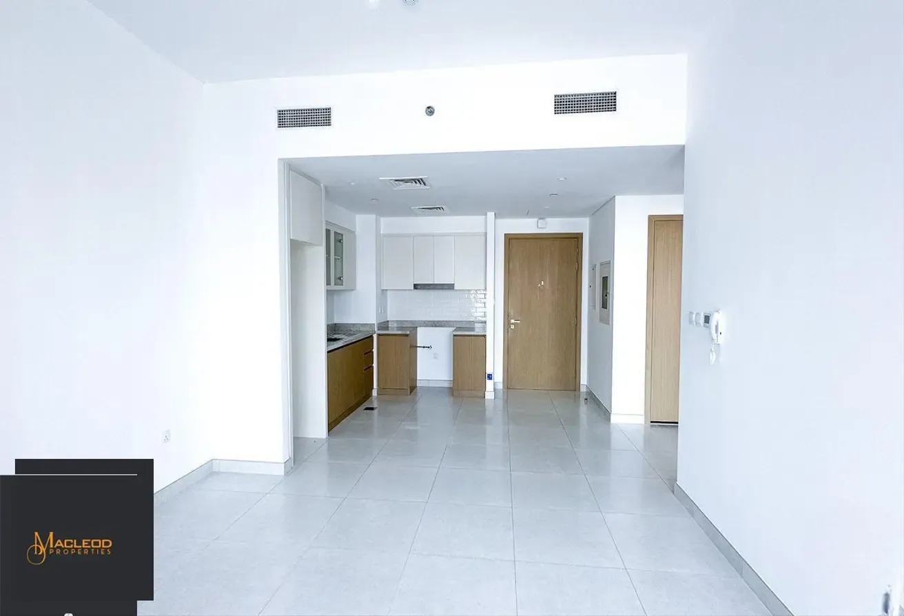 High Floor/ Partial Canal View/ Motivated Seller