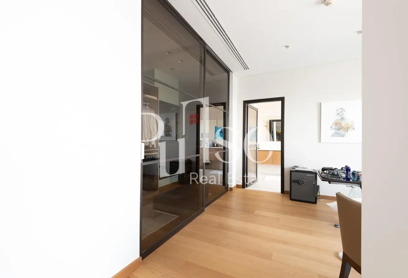 Converted Upgraded 3BR + Maid | Burj Khalifa View