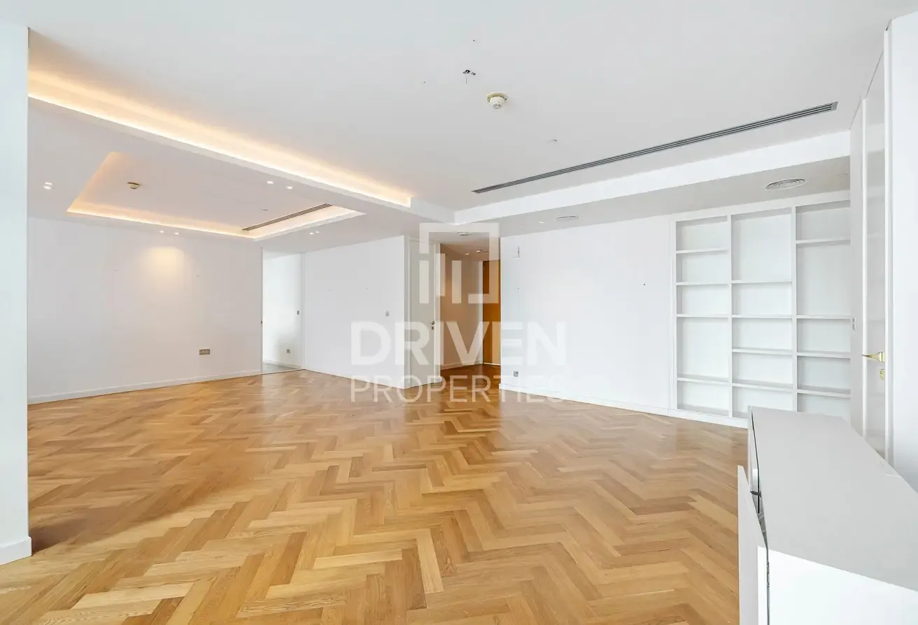Prime Location | High Floor | Stunning View