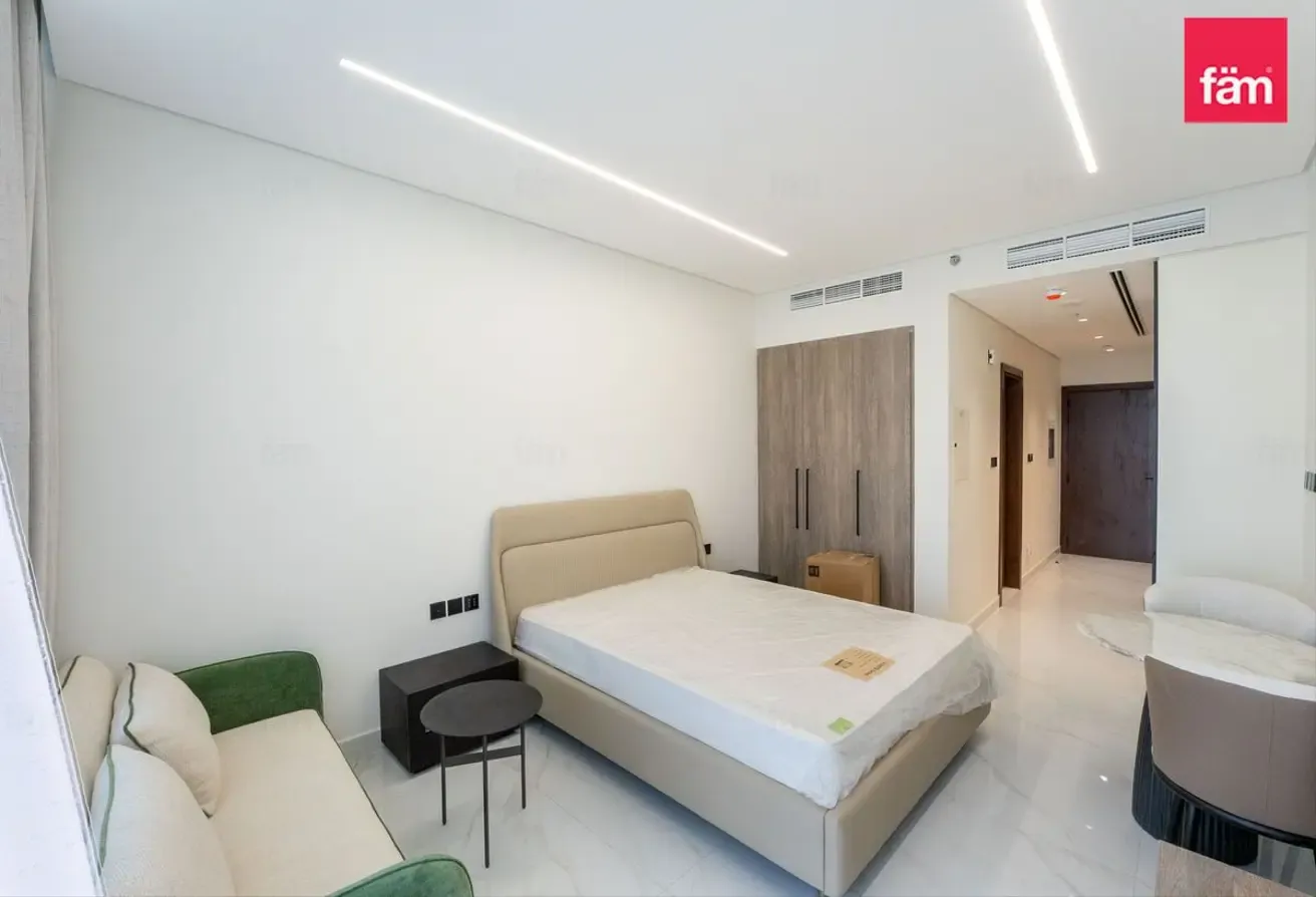 Spacious brand new High floor| High ROI