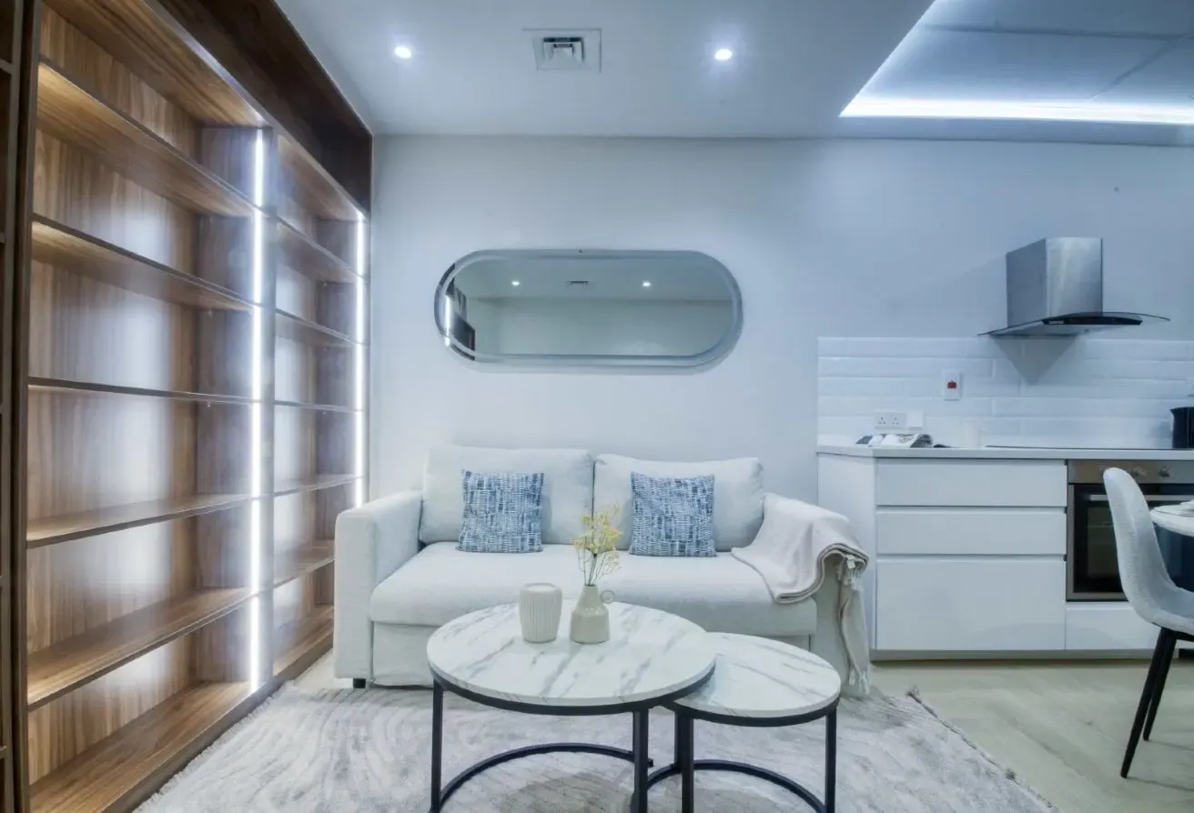 Stylish and Renovated 1BR, 2 Balconies,1 Parking
