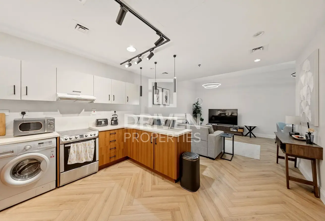Investor Deal | Fully Upgraded | Spacious Unit