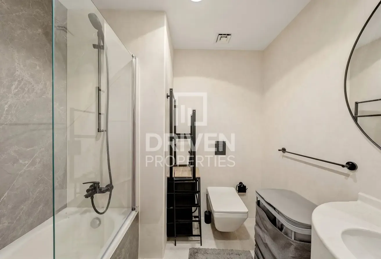 Investor Deal | Fully Upgraded | Spacious Unit