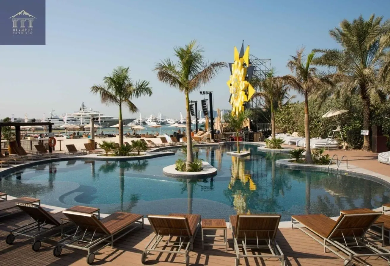 Upgraded 1-Bedroom Apartment | Walk to the beach