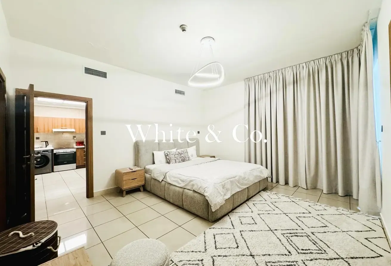 Partial Sea Views | Mid Floor | Vacant