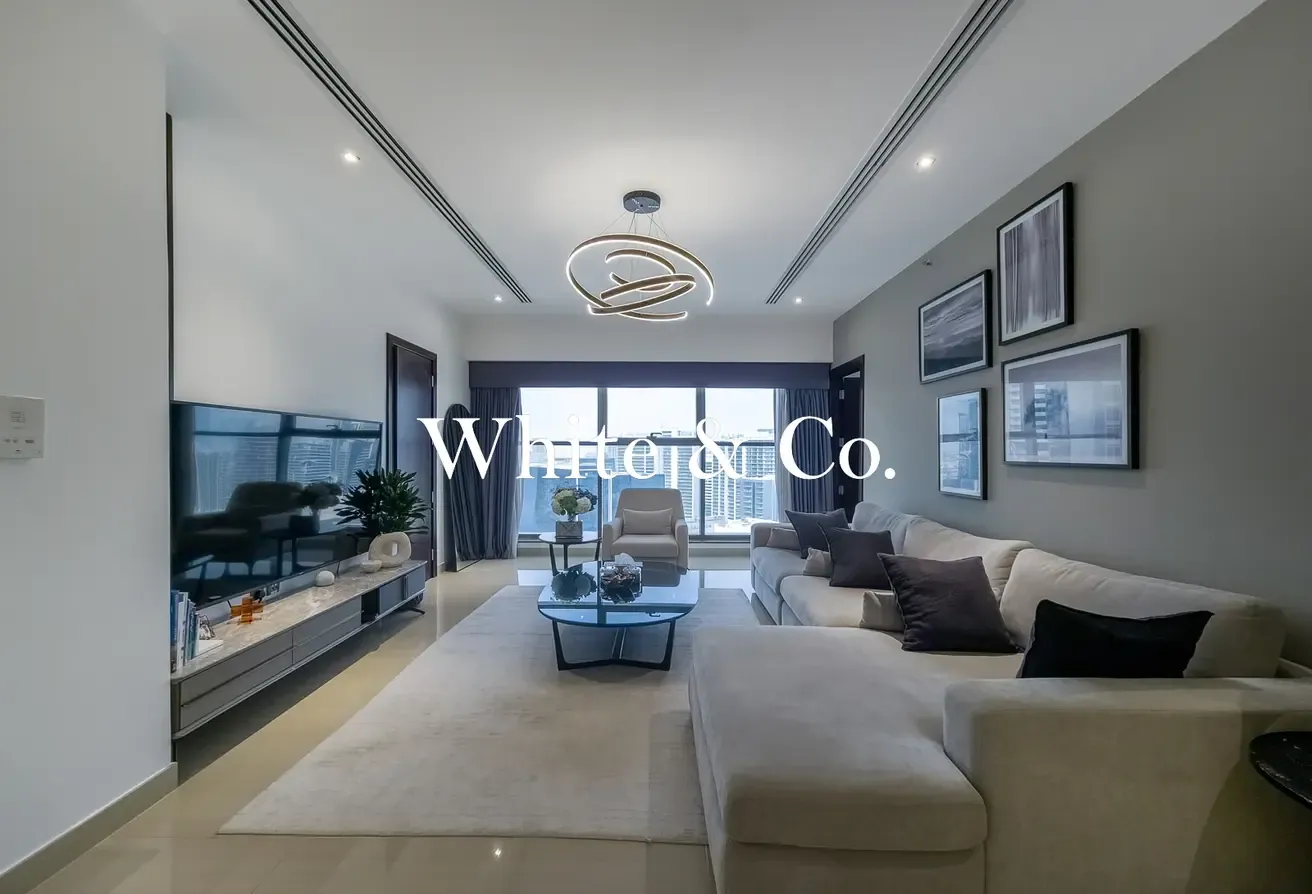 UPGRADED | PERFECT LOCATION | HIGH FLOOR