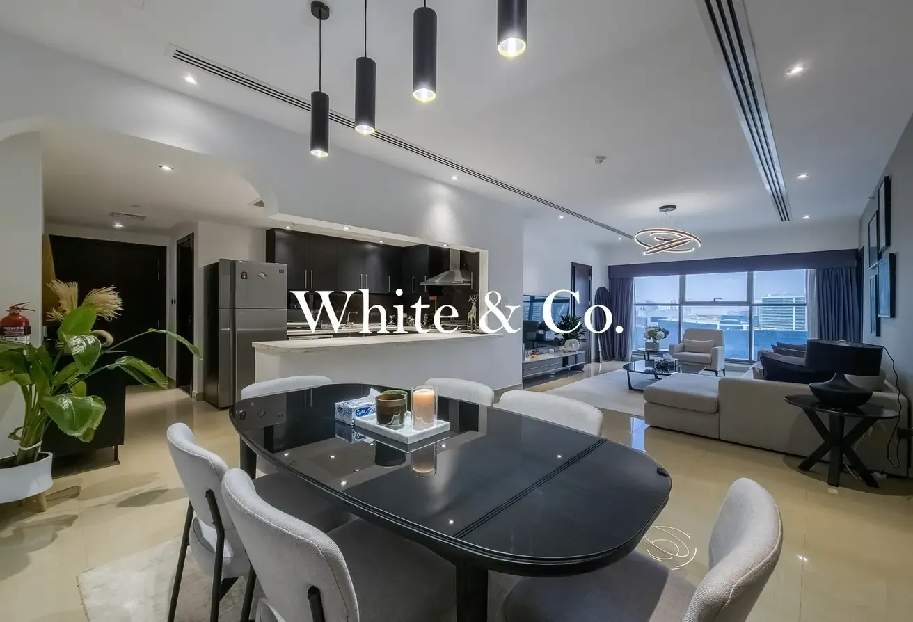 UPGRADED | PERFECT LOCATION | HIGH FLOOR