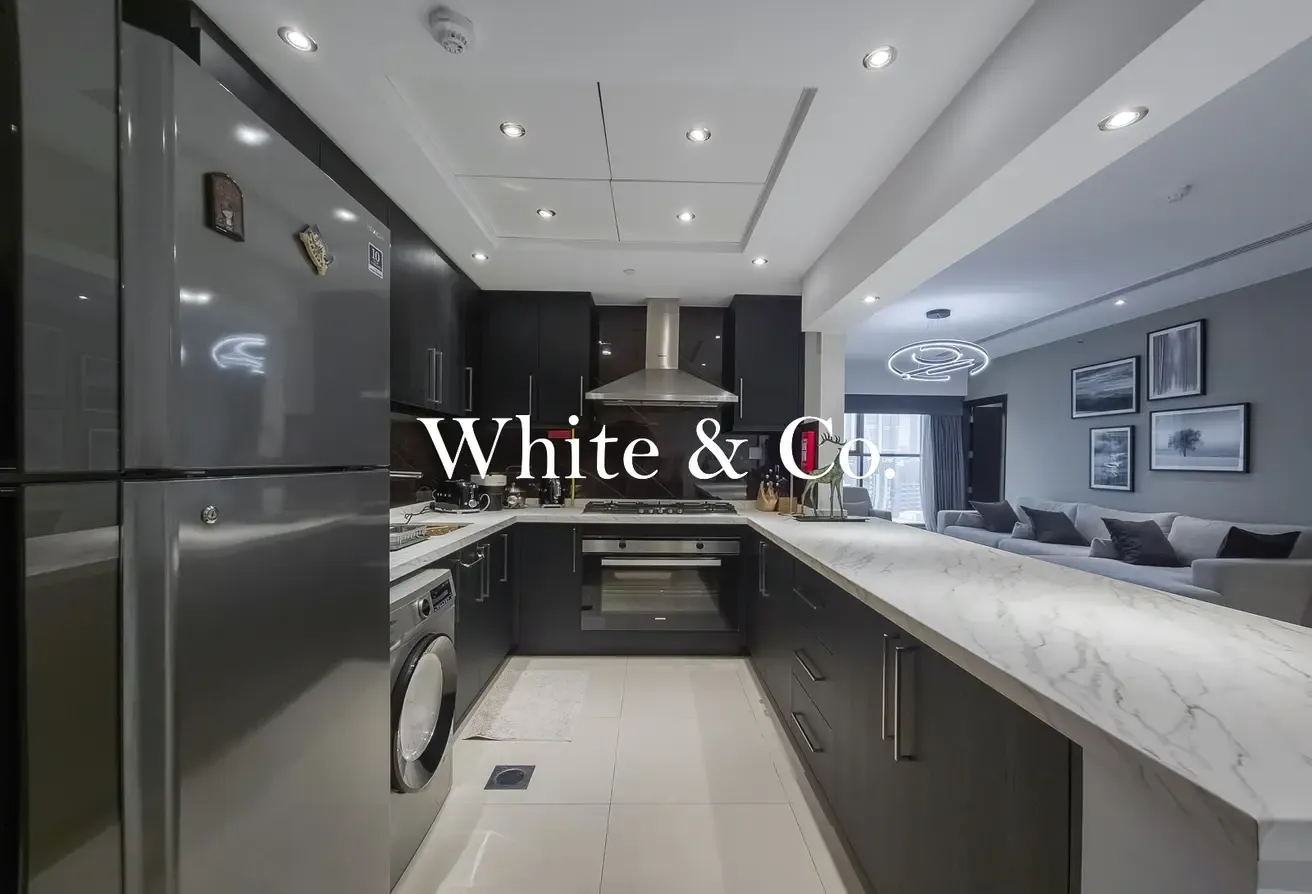 UPGRADED | PERFECT LOCATION | HIGH FLOOR